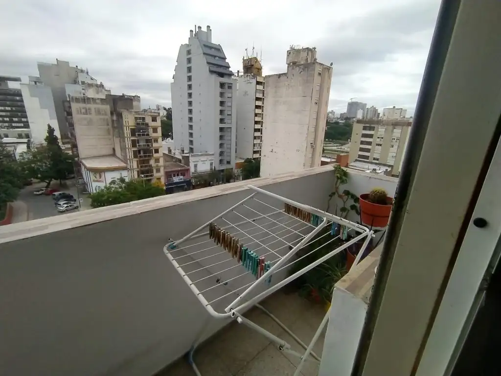 Departamento en venta. Centro. Cba. 2 dormitorios. Balcón