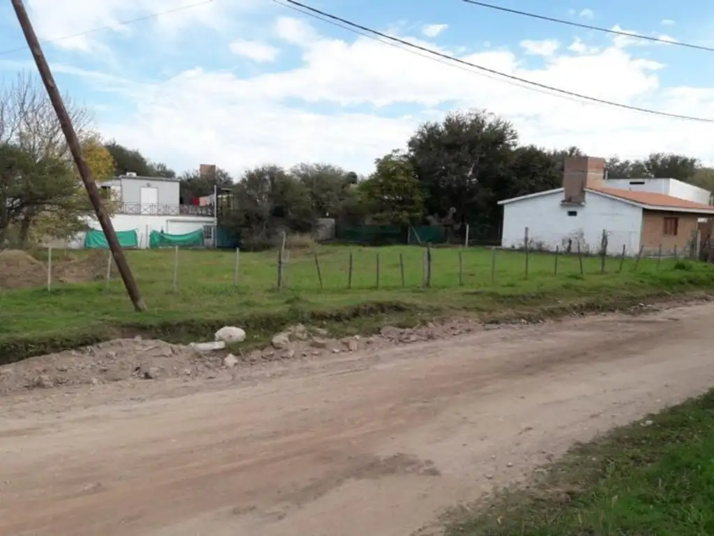 Terreno esquina en Mina Clavero