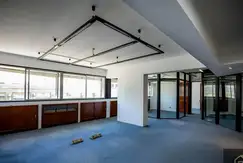 Oficina 260 m2 con 5 cocheras sobre Diagonal Sur