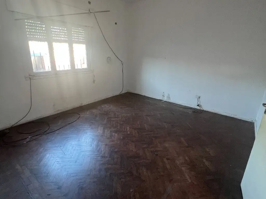 PH 2 AMBIENTES CON TERRAZA , 1ER PISO POR ESCALERA