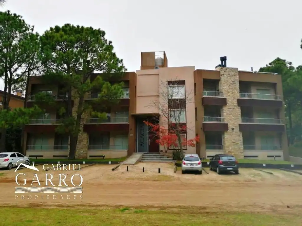 Departamento en venta de 2 ambientes con jardín.