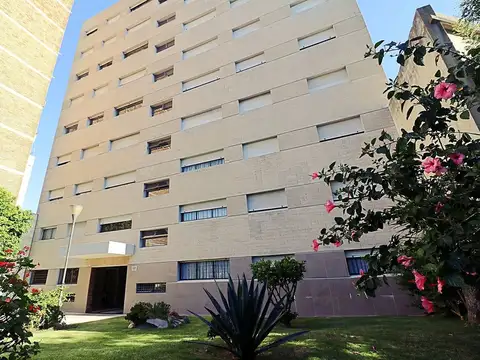 VENTA APARTAMENTO MALVIN SUR 2 DORMITORIOS GARAGE