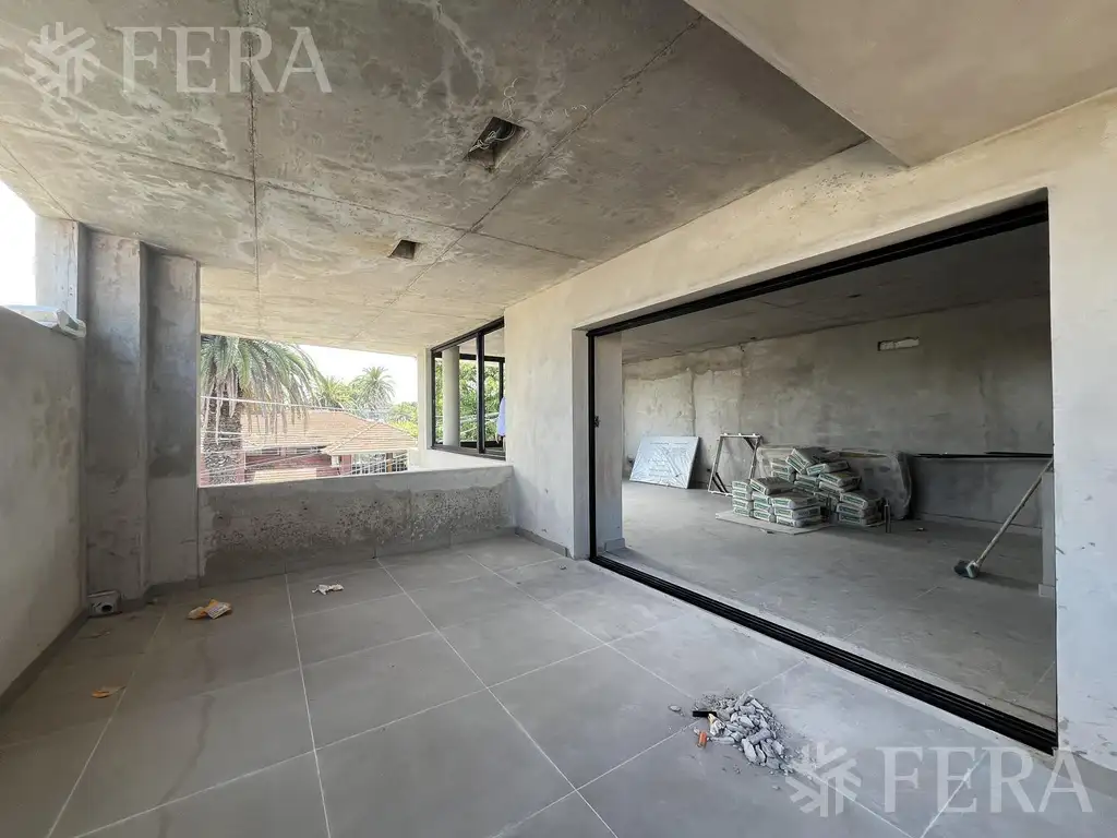 Venta semipiso tipo loft  divisible con 2 cocheras en Bernal Oeste