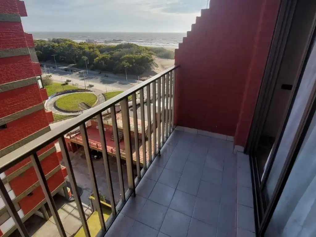 DOS AMBIENTES FRENTE AL MAR CON BALCON COSTANERA RIAZOR 5 Y 6