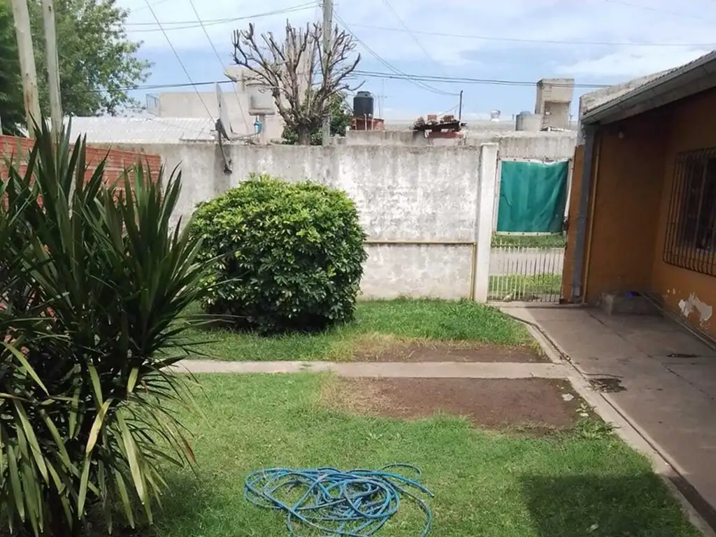 Casa Dúplex  en Venta en Merlo, G.B.A. Zona Oeste, Argentina