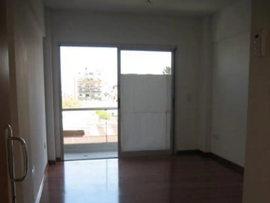 HERMOSO DEPTO. DE 2 AMB. CFTE. C/ BCON - AMENITIES - EXC EST