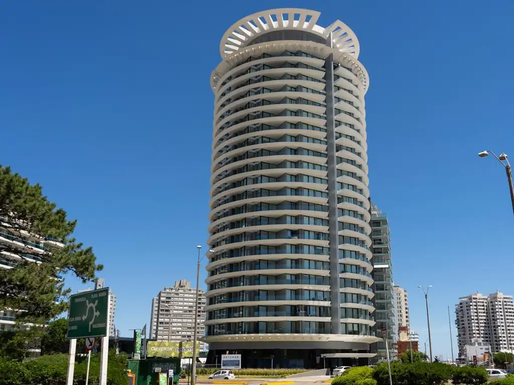 Art Tower - Excelente departamento de 2 dorm. con vista al mar