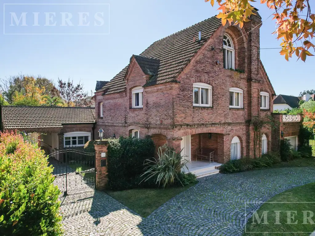 Lindísima casa en  venta en San Isidro Chico.