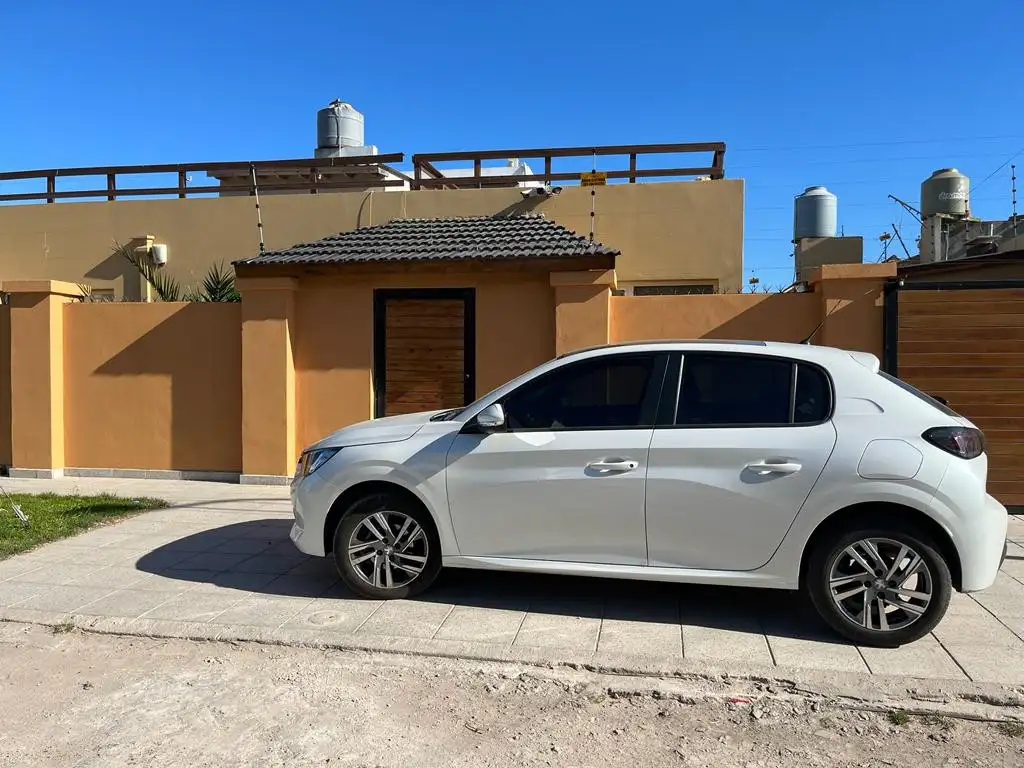 HERMOSA CASA MODERNA  A 400 MTS DE LOS BALNEARIOS