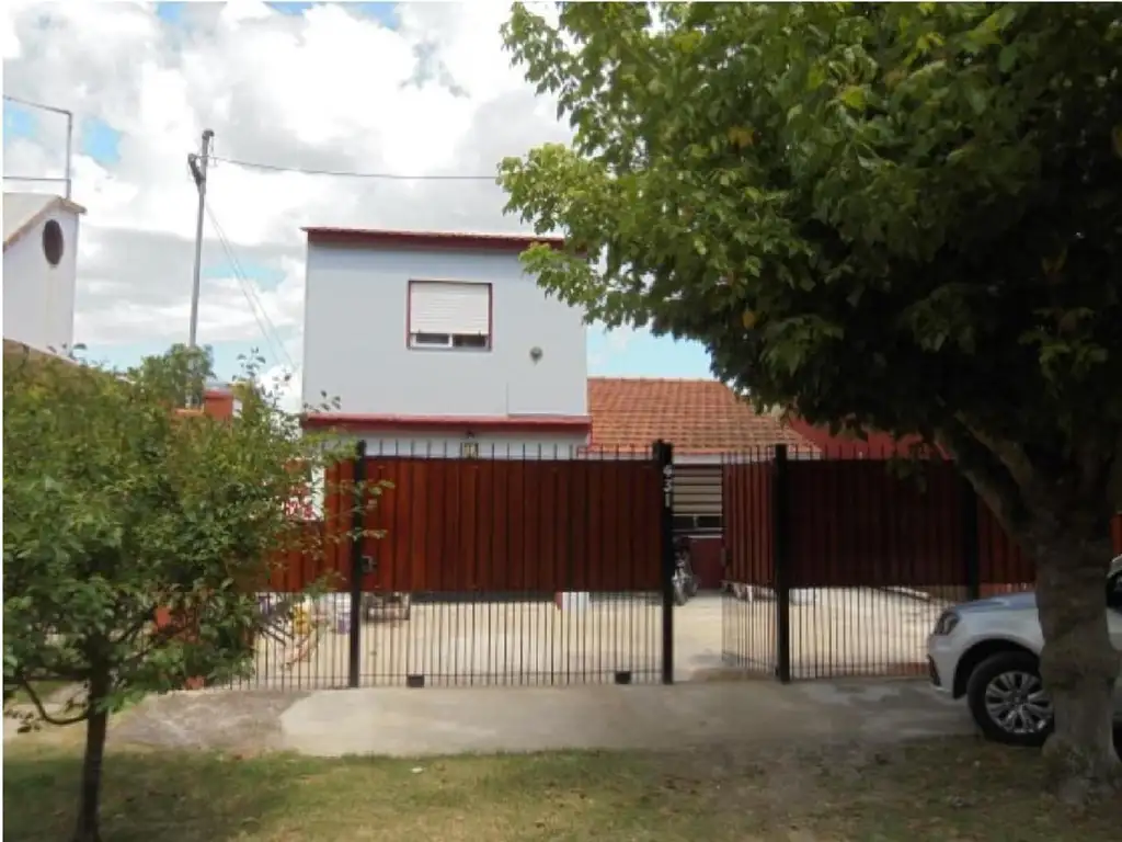 OPORTUNIDAD  CHALET 3 AMBIENTES + 2 DEPTOS 2 AMB - ZONA N