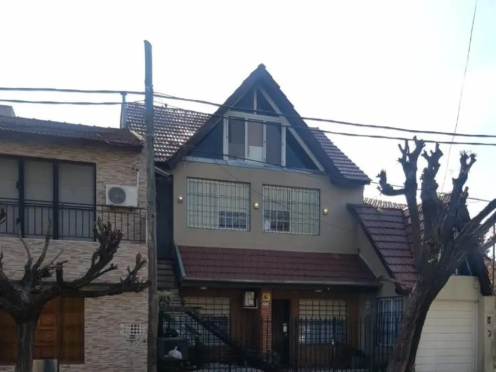 HERMOSO CHALET MULTIFAMILIAR EN VENTA