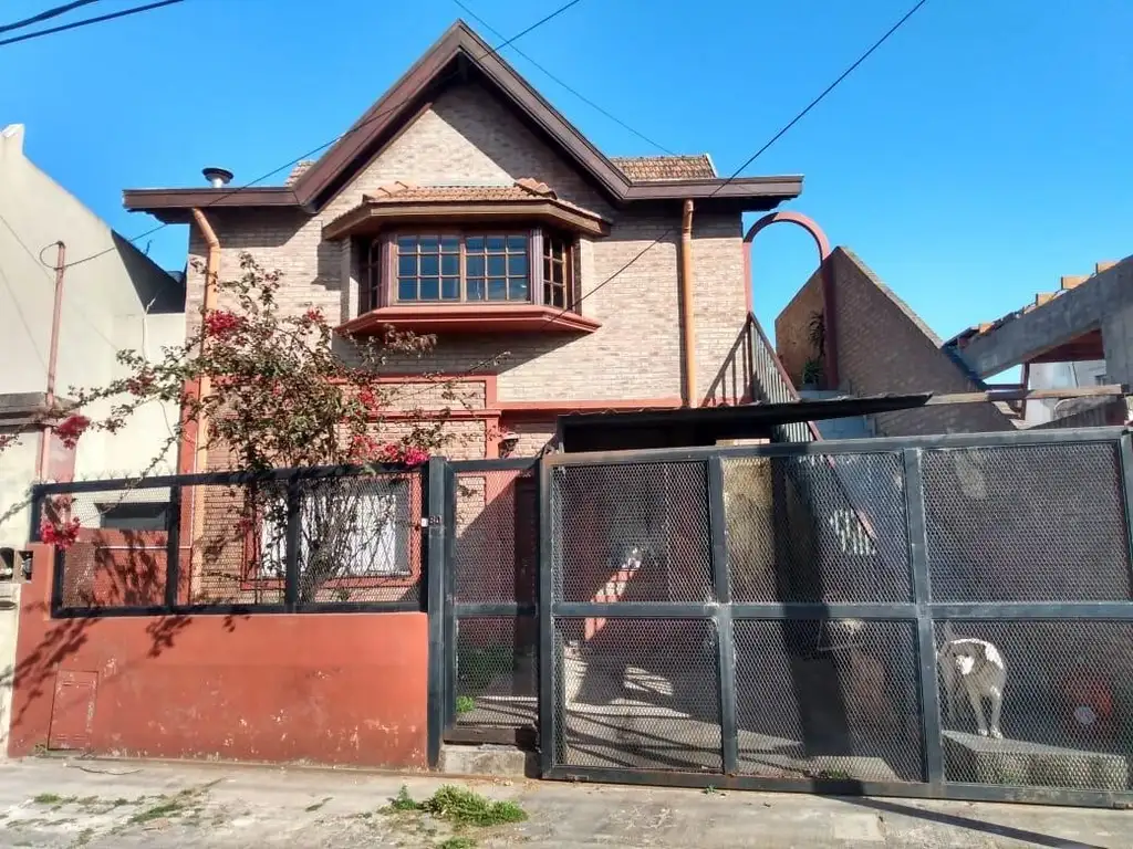 Casa  en Venta ubicado en Bernal Este, Bernal, Quilmes - SVN0074_LP583859_1