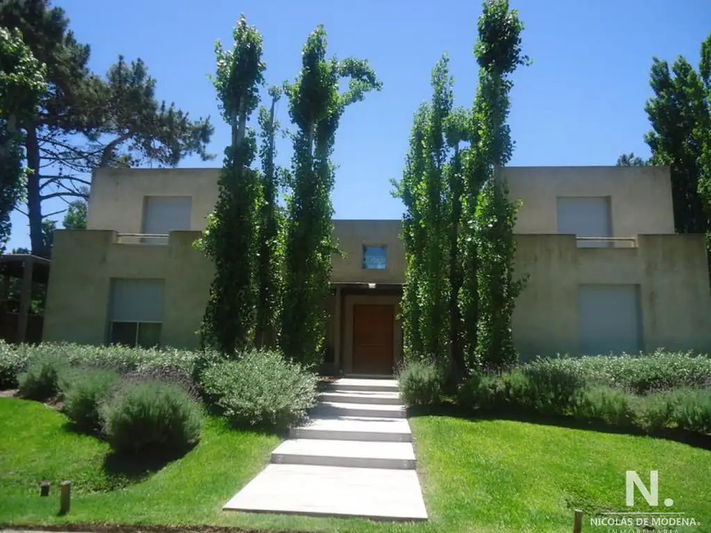 Casa en Laguna Blanca en Alquiler