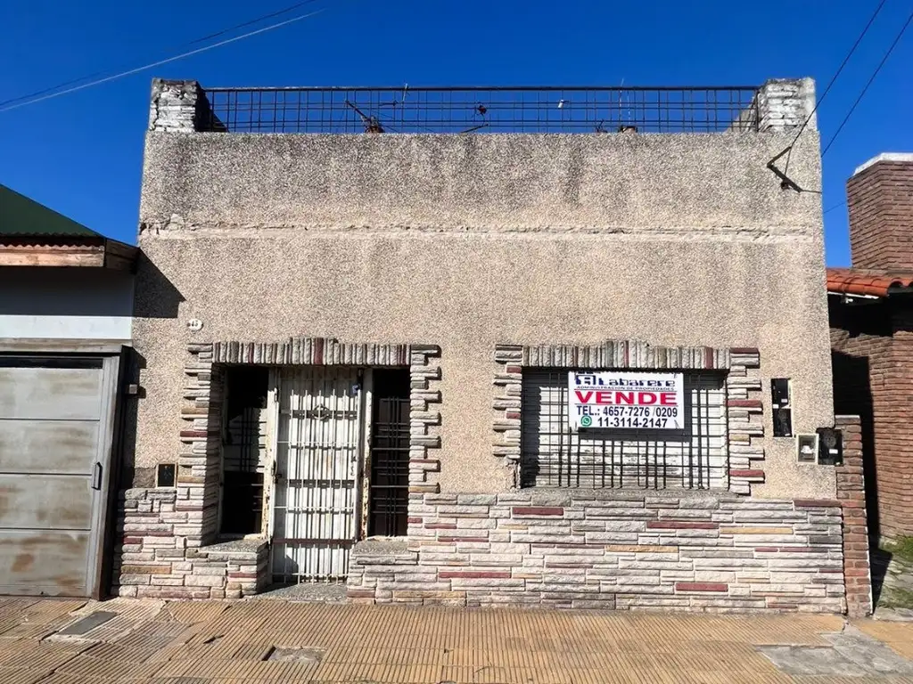 CASA A RECICLAR EN LOTE PROPIO