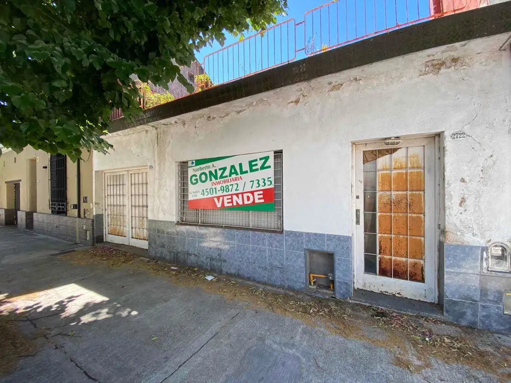 CASA LOTE PROPIO A RECICLAR 3 AMBIENTES CON GARAGE - PATIO Y TERRAZA