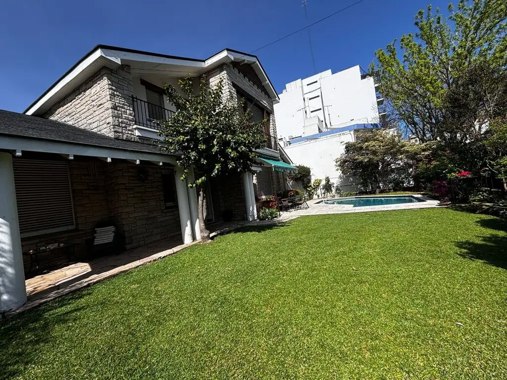 VENTA CASA 6 AMBIENTES JARDIN, PILETA ,2 COCHERAS