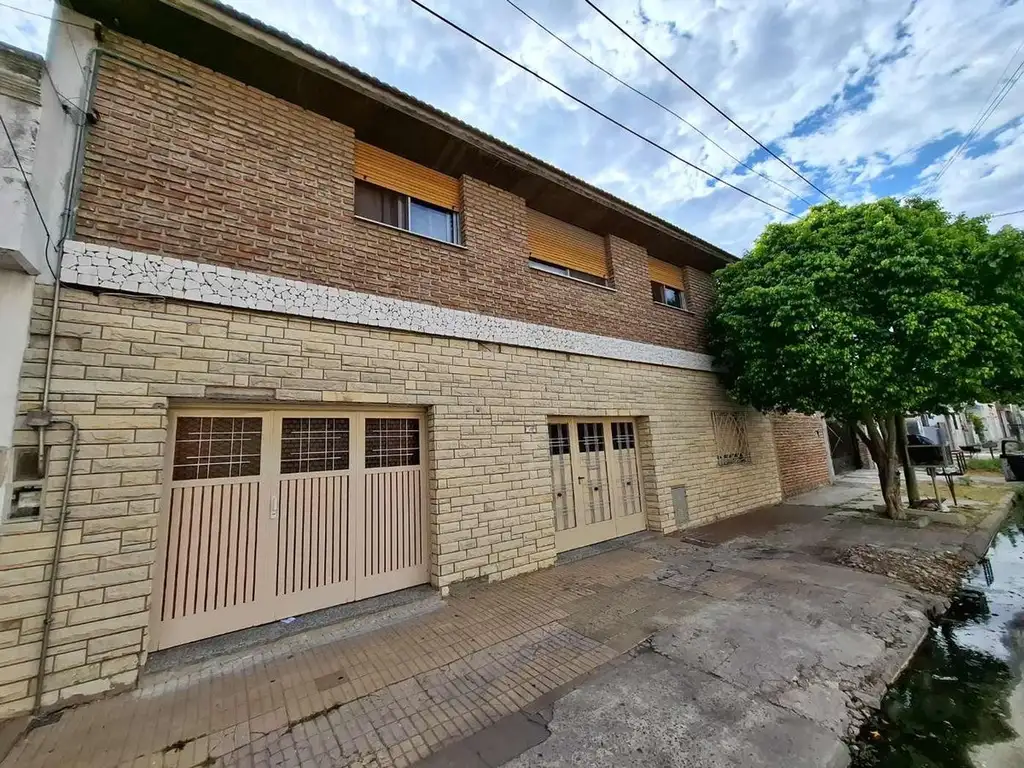 CASA 5 AMBIENTES VENTA ESCALADA CON DEPARTAMENTO