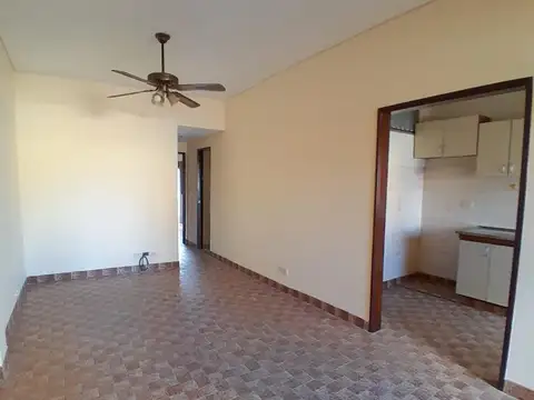 Vende departamento 3 Amb 2 dormitorios en la lucila 2 patios