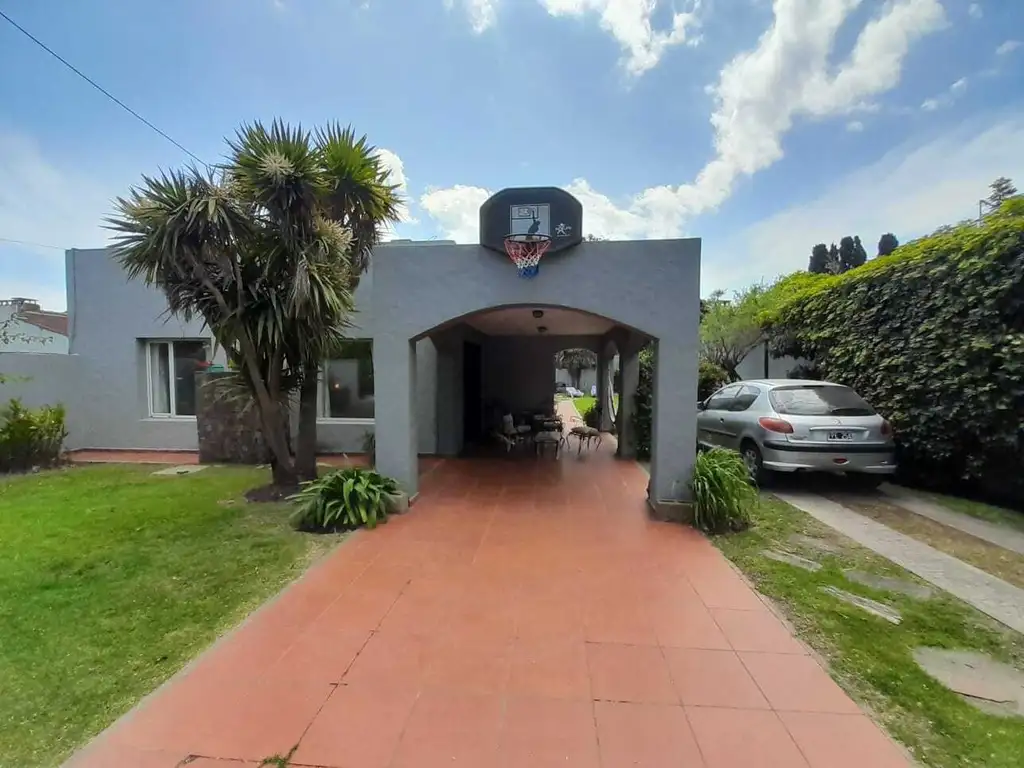 Casa Chalet  en Venta ubicado en Caisamar, Mar Del Plata, General Pueyrredón