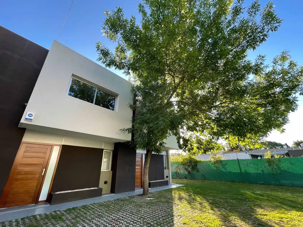 Casa Venta 3 ambientes 2 años, 78m2, 21 C Entre 443 Y 445 3200, City Bell Argenprop