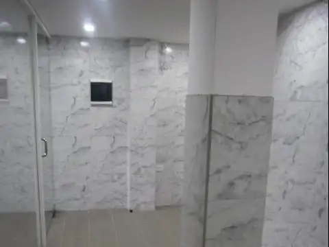 Escalada 100, Piso 1