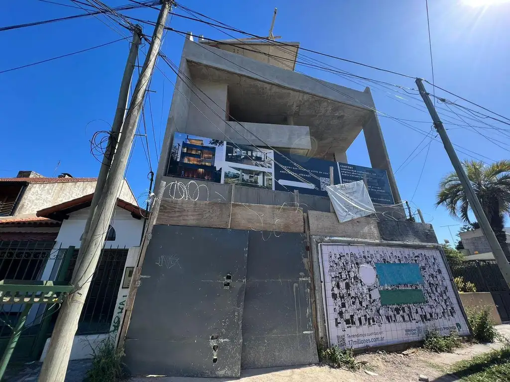 Monoambiente en 2do piso en Venta, Yapeyu al 700, Bernal!