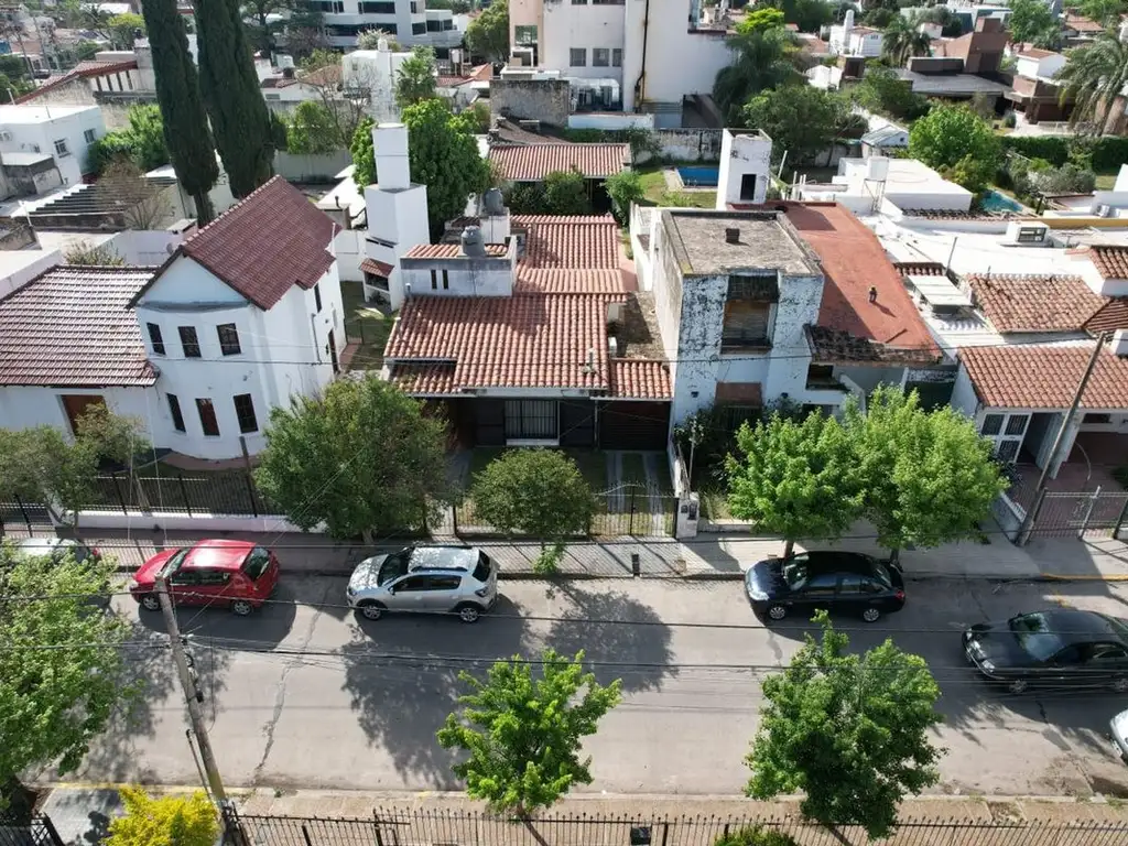 SE VENDE CASA A RECICLAR DE 3 DORMITORIOS EN CERRO