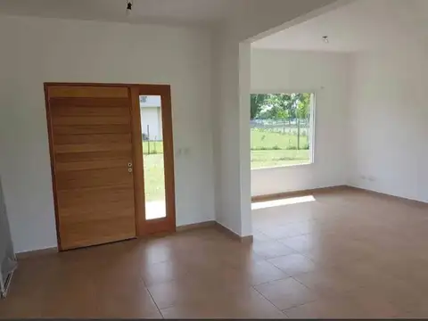 Casa en Venta - 4 dormitorios - USD 215.000