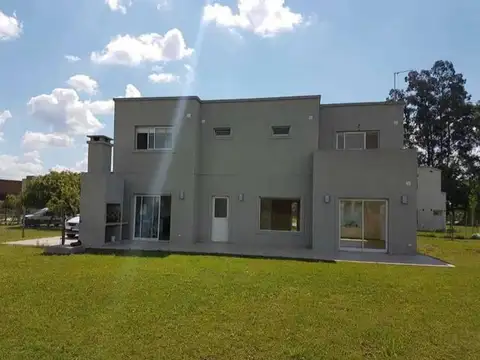 Casa en Venta en Pilar Del Este - 4 dormitorios