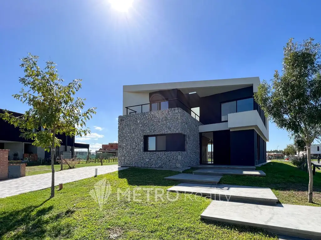 Casa en venta con 3 habitaciones en Carpinchos, Nordelta