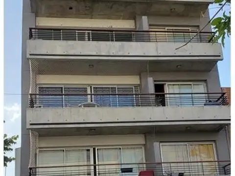 Venta de dto monoambiente con balcón sobre av. Jonte - Foto 0