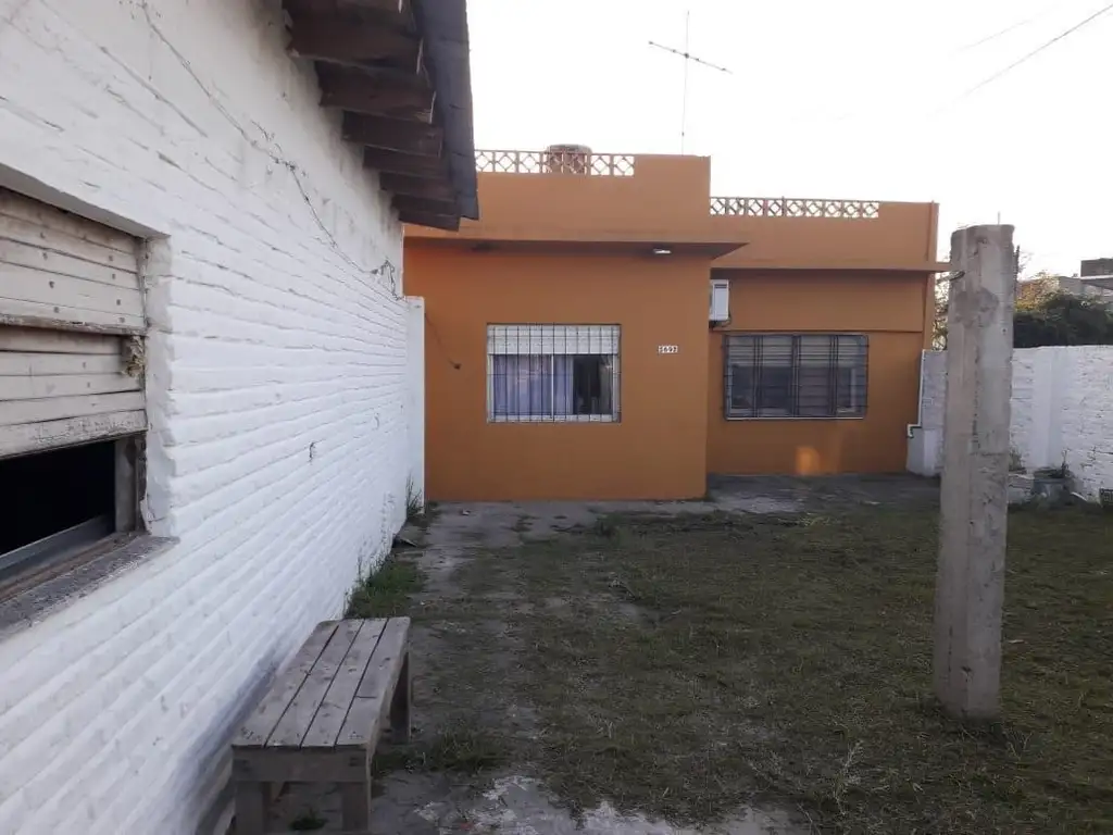 Casa  en Venta ubicado en Berazategui,  G.B.A. Zona Sur - SVN0129_LP583914_1