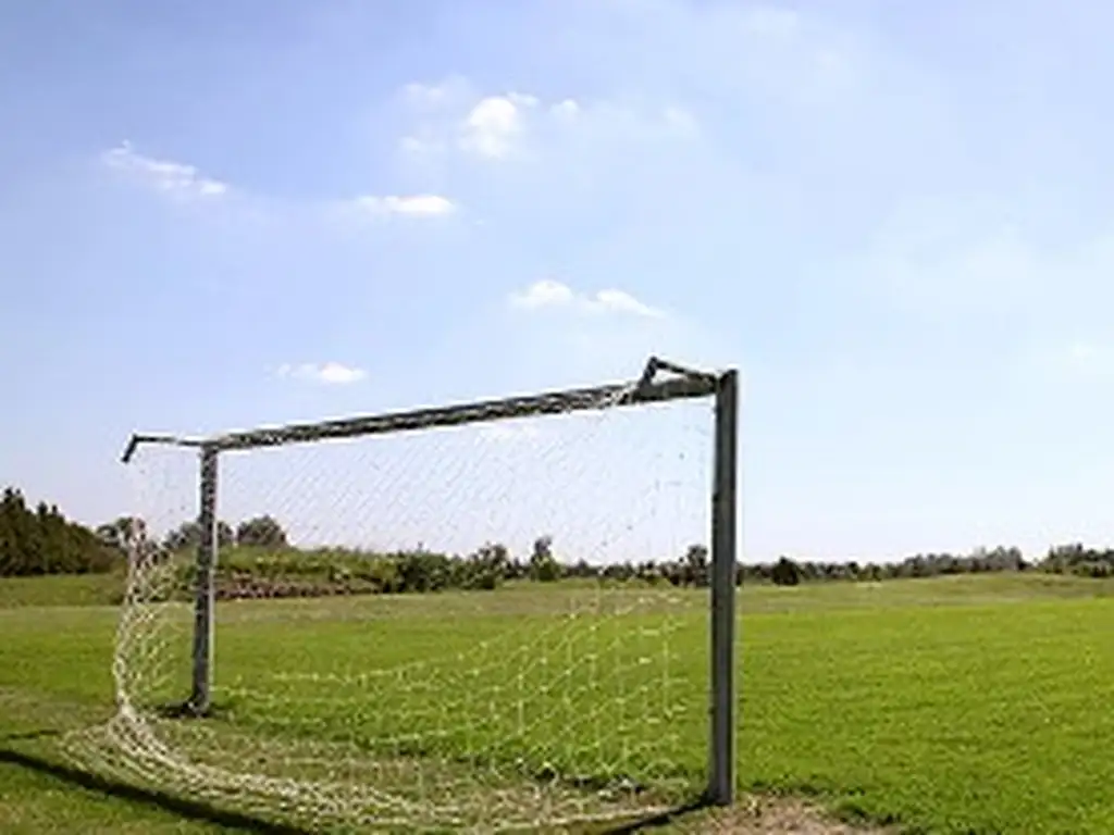 Actividades deportivas futbol, tenis en Altos de Brandsen