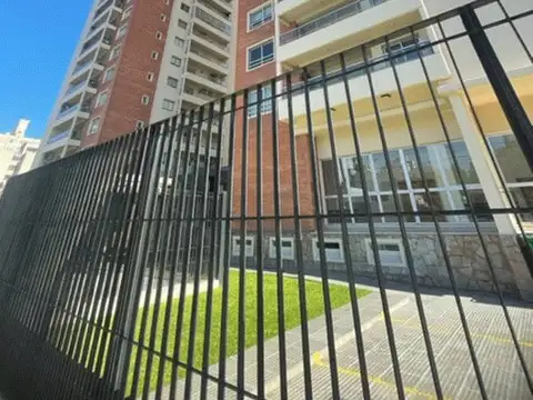 VENTA DE DEPTO. 3 AMBIENTES CON COCHERA Y 2 BAULERAS