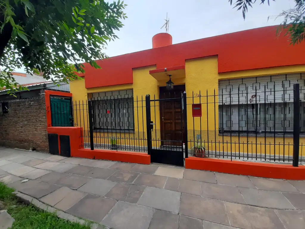 OPORTUNIDAD - CASA 3 DORMITORIOS - PADUA