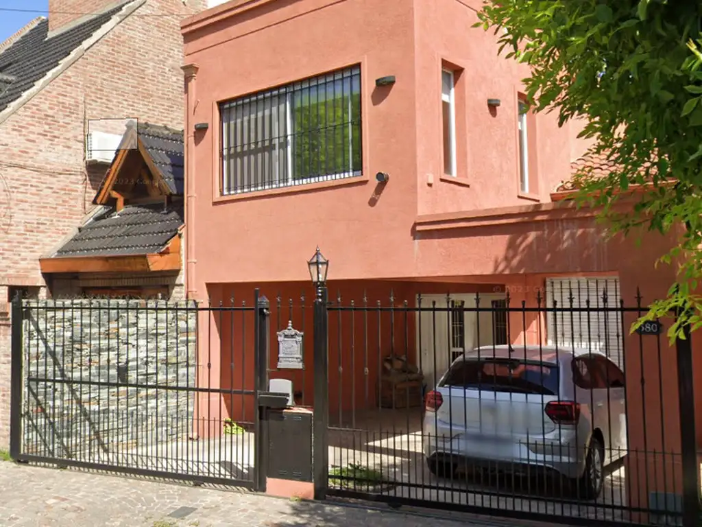 CASA EN VENTA 4 AMBIENTES, IMPECABLE ESTADO EN ITUZAINGO NORTE (3464)