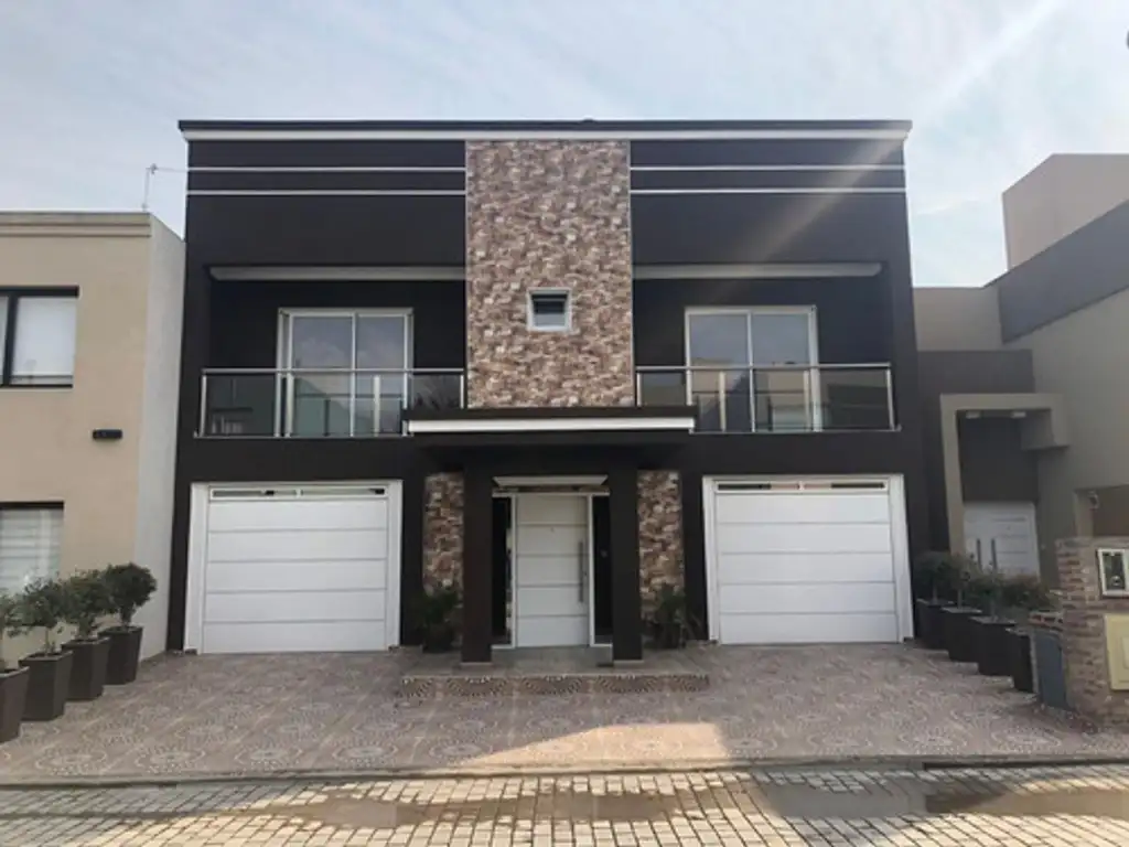 Casa Moderna De 5 Amb Con Piscina - Barrio Cerrado Haras Fac