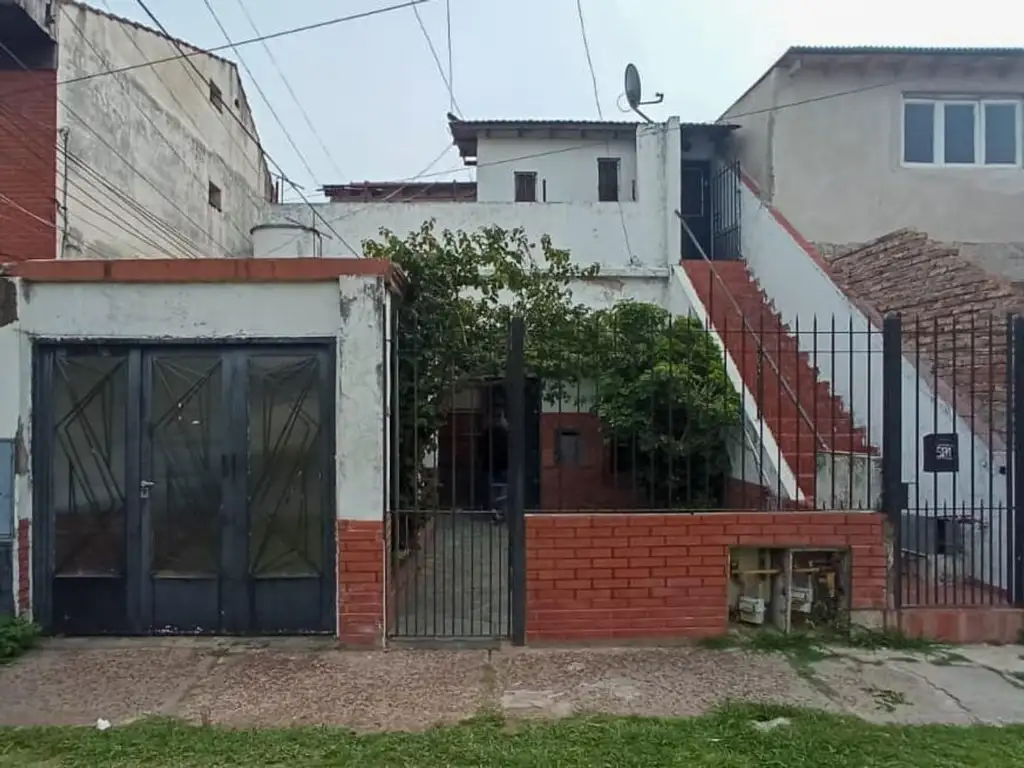 VENTA DEPARTAMENTO TIPO CASA DE TRES AMBIENTES EN DOMINICO