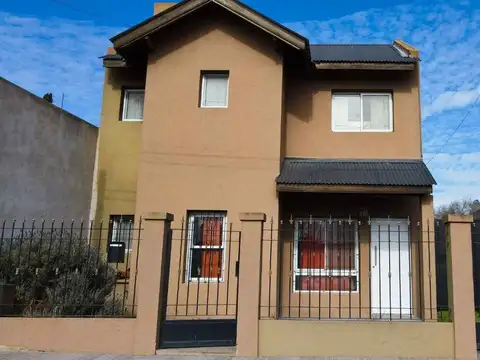 CASA 4 AMBIENTES EN VENTA EN SAN MIGUEL DEL MONTE