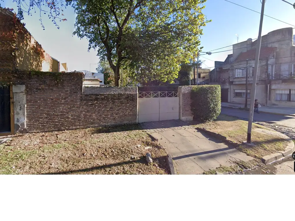 Venta de importante lote de 343 M2 en V. Ballester