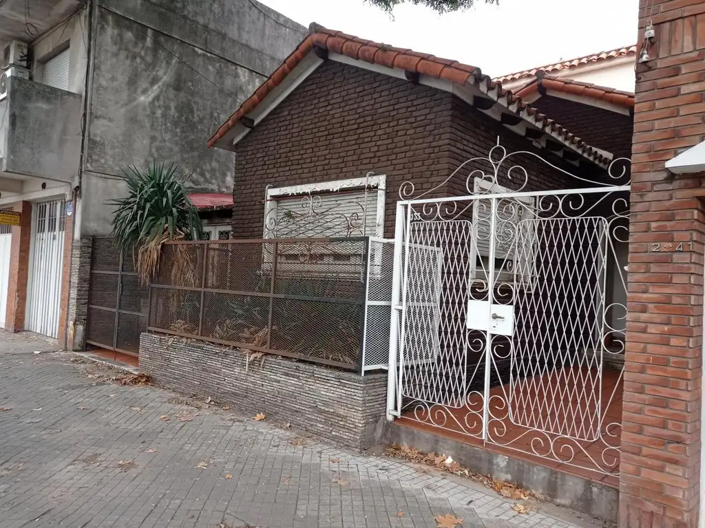 CASA A RECICLAR O TERRENO PARA CONSTRUCTORA