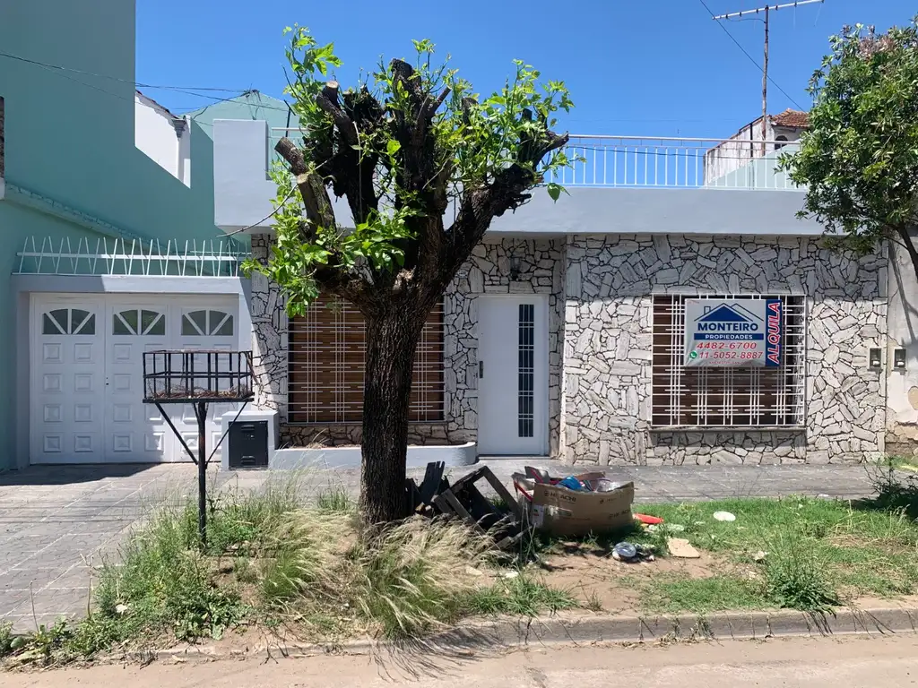 Casa 4 amb con Cochera, patio y terraza