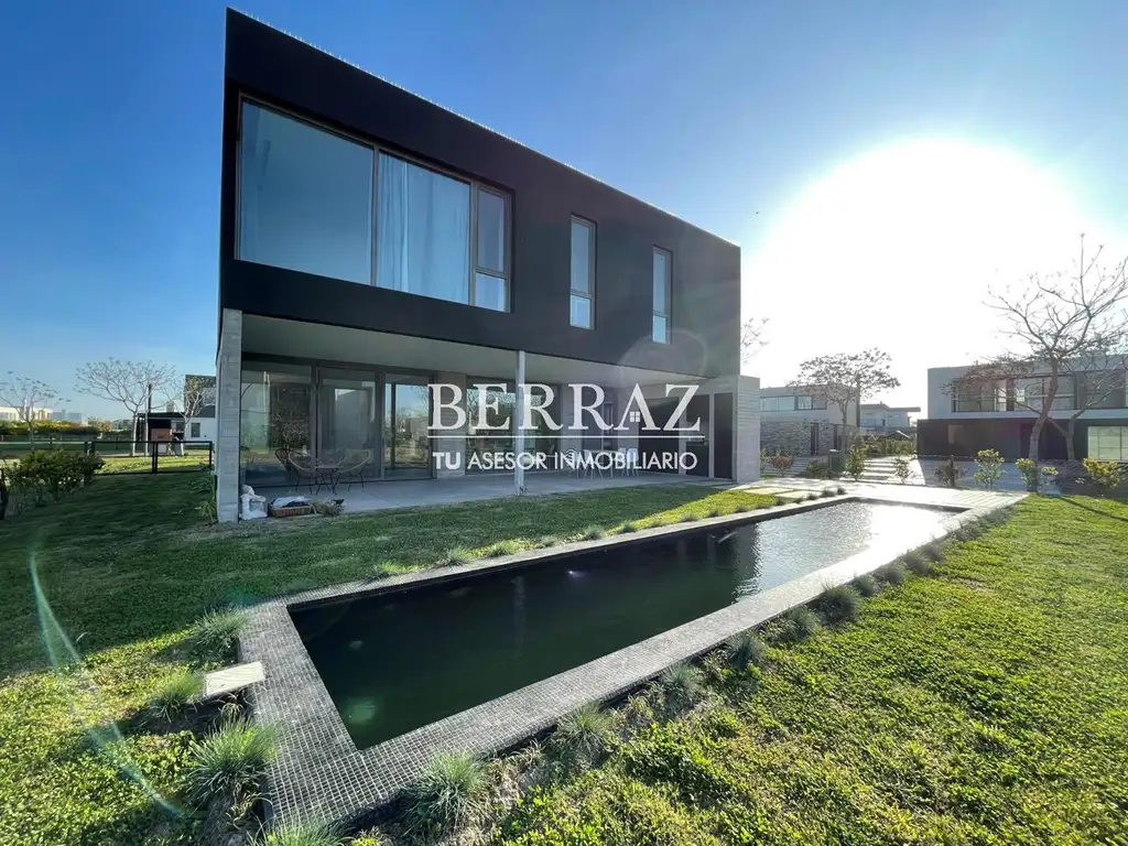 Casa venta 5 ambientes al lago en barrio Vistas Puertos Escobar lote de 750 m2