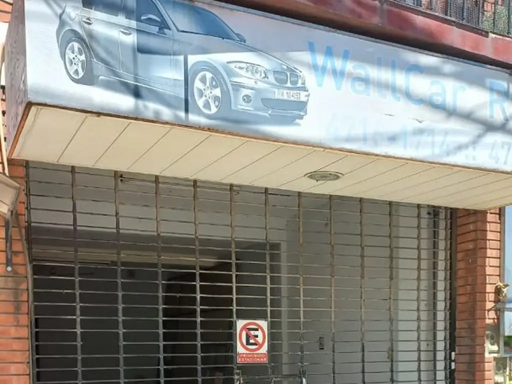 Venta Local  sobre Av Urquiza -  Caseros