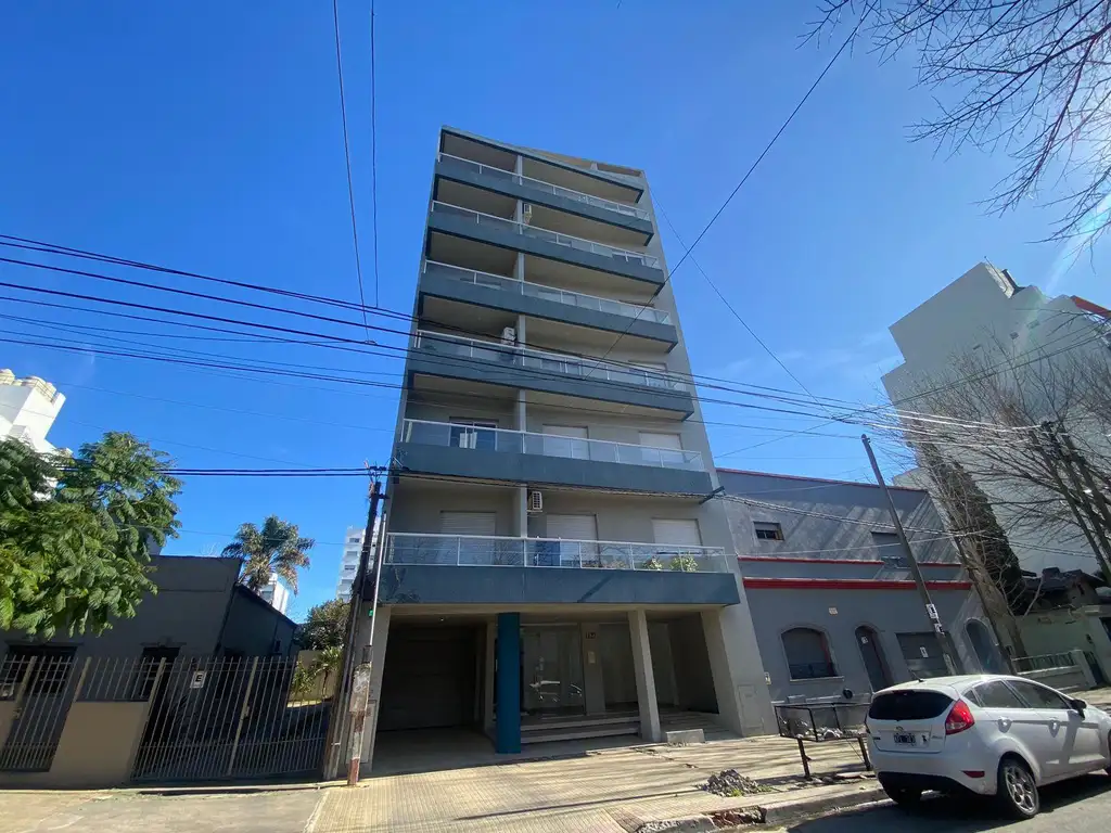 Departamento en Venta de Dormitorio / Zona Plaza Azcuénaga