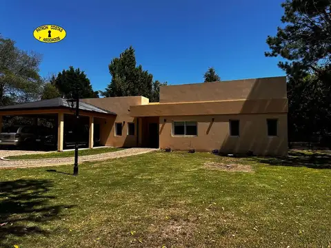 3448ML- venta casa en La Canada Polo club, con vista al verd