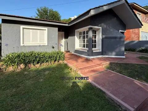 CASA EN VENTA CON PILETA EN VILLA CARLOS PAZ