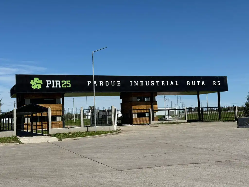 Fracción 2.400 m² en Parque Industrial R 25 - La Reja