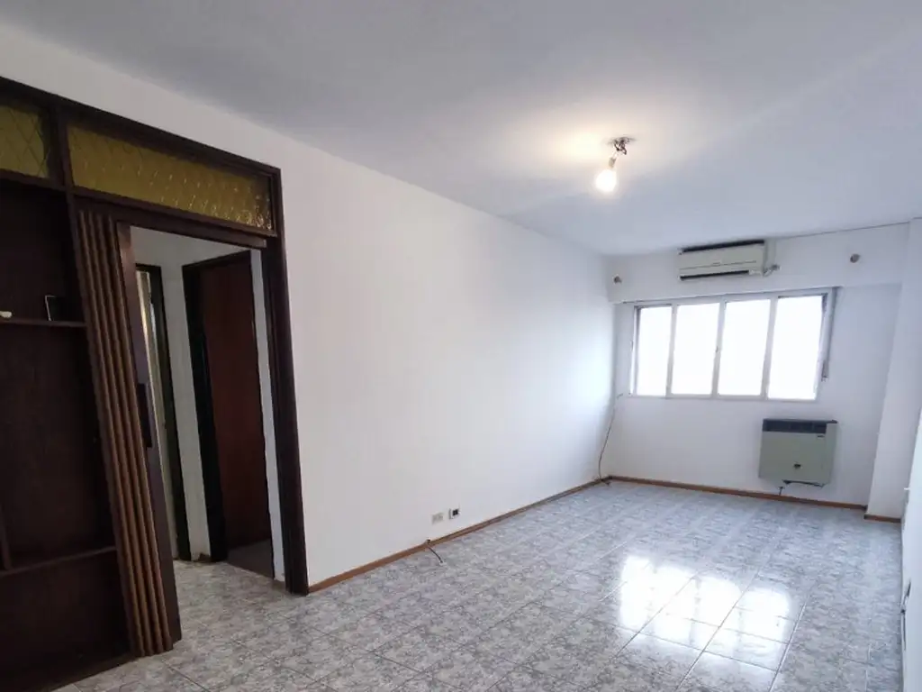 Departamento Alquiler 4 ambientes 40 años, 100m2, Frente, 63 E/ 7 Y 8