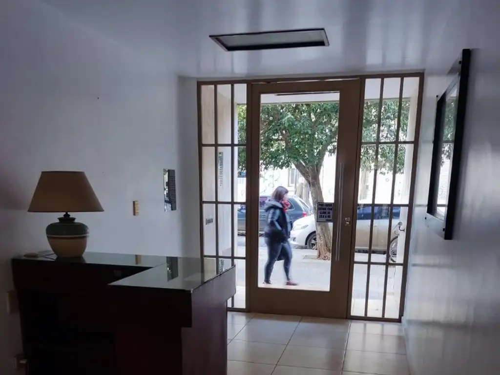 Departamento Alquiler 4 ambientes 40 años, 100m2, Frente, 63 E/ 7 Y 8